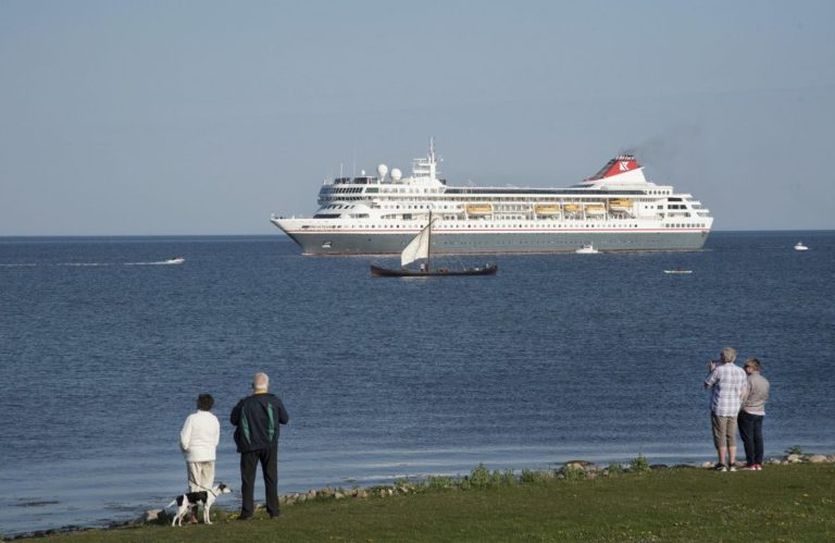 Port of Hundested background